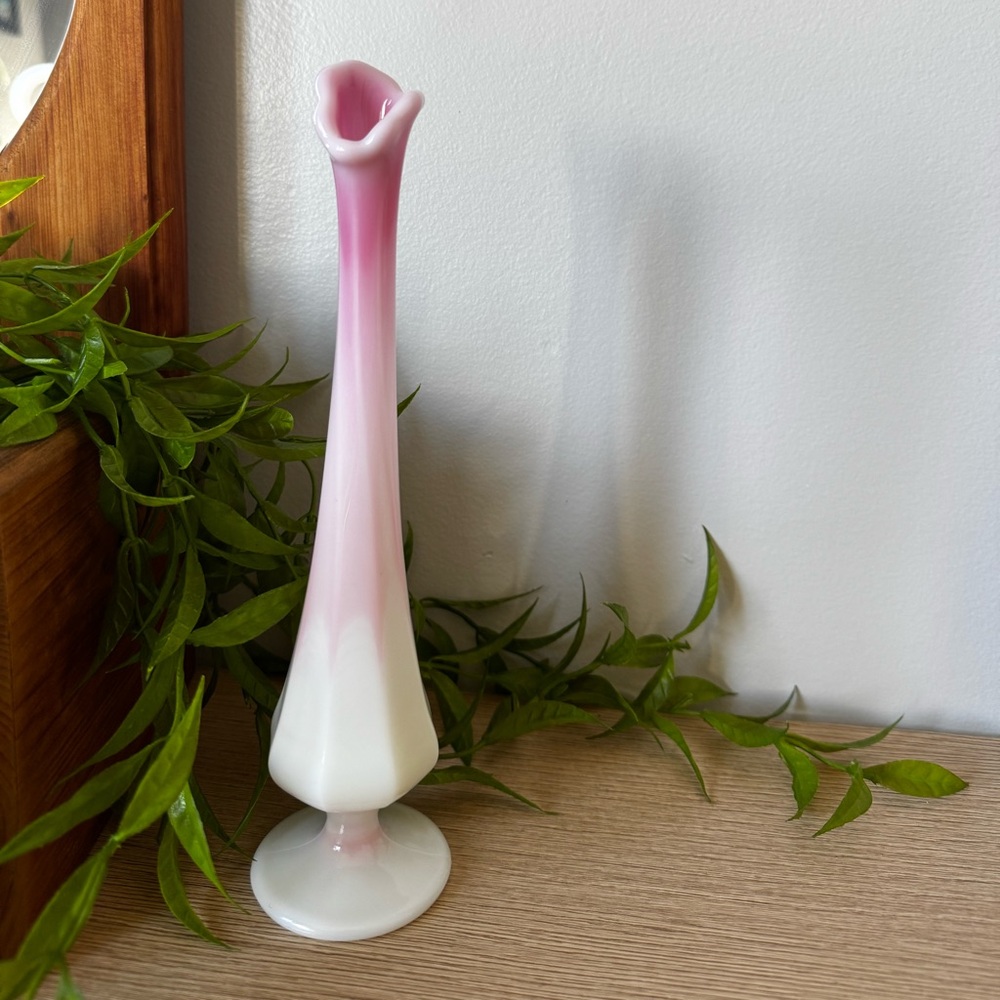 Fenton slag uranium glass bud vase
